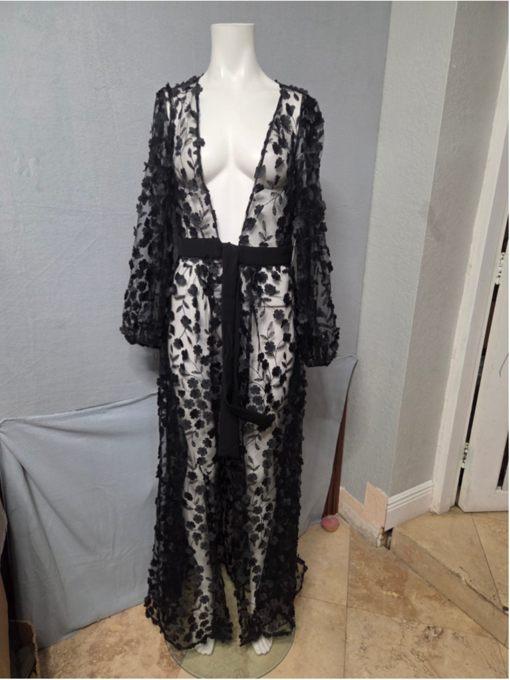 Julia Jordan women Black Floral Lace Robe Size 6